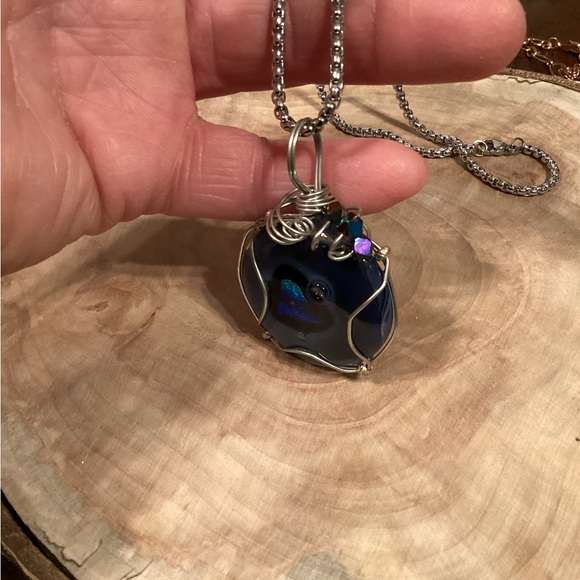 Midnight Blue Pendant Necklace - Picture 4 of 4